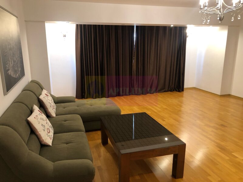 Apartament 3 camere LUX, 99mp, B-dul Unirii, loc parcare inclus